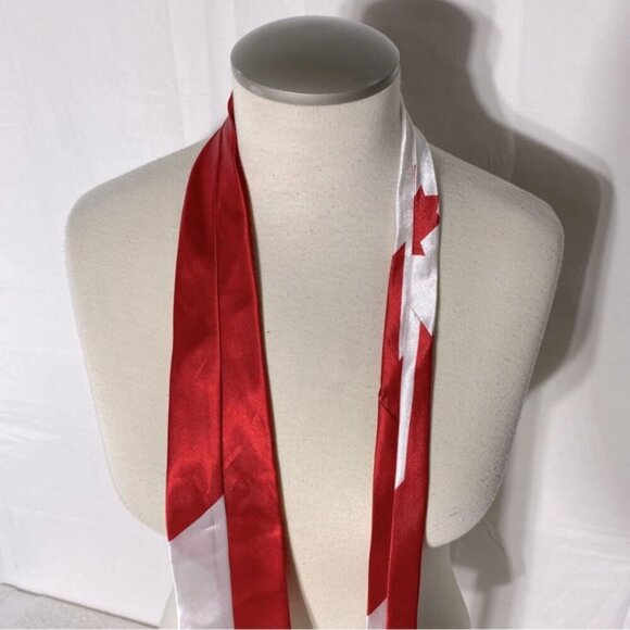 5/$25 Vintage Red White Satin Canadian Flag Tie - Picture 7 of 11